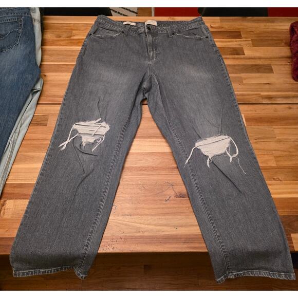 Universal Thread Vintage Straight Gray Distressed Jeans Womens 18 High Rise FLAW - Picture 1 of 7